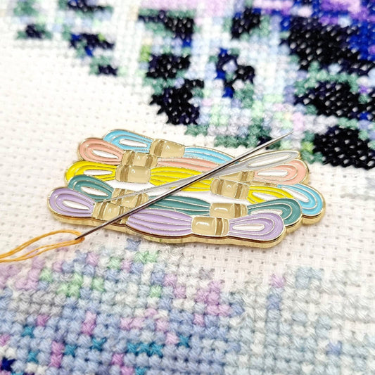 Needle & Thread needle minder